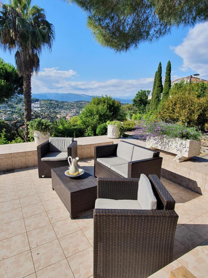 Haus Mit Garten Ueber Der Bucht Von Cannes Валлорис Экстерьер фото